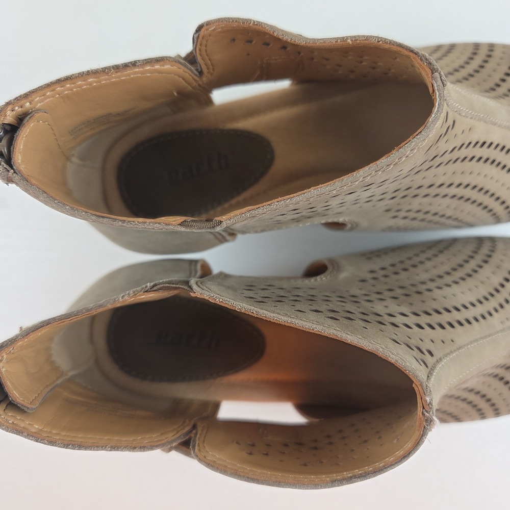 Earth Keri Sandals Shoes Womens Taupe Perforated Block Heel Leather Zip Up 8.5 D - Picture 7 of 15